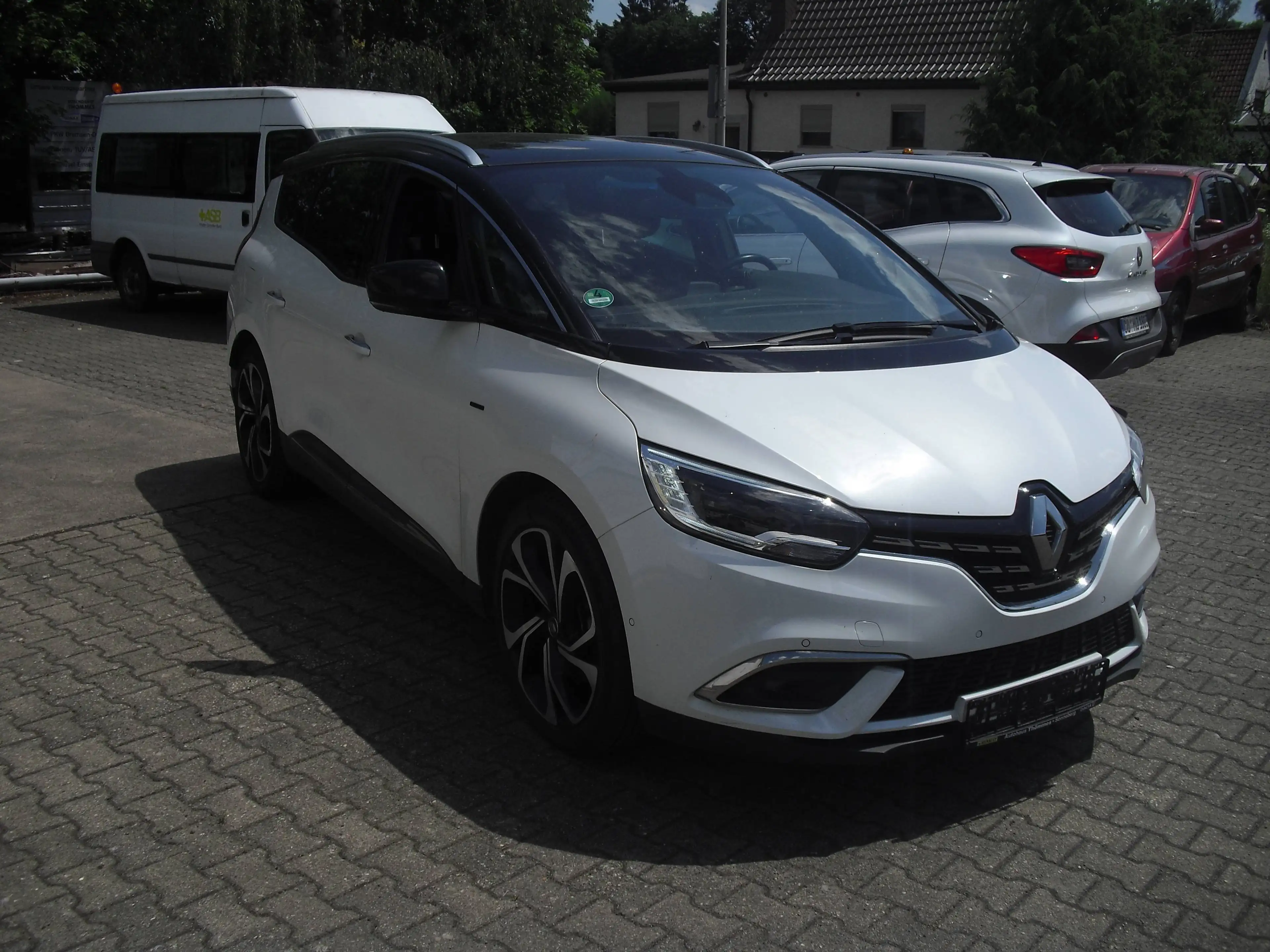 Renault Grand Scenic Scenic TCe 160 GPF EDC BLACK EDITION 7 Sitze ALU BOSE Klima Panorama — photo 4