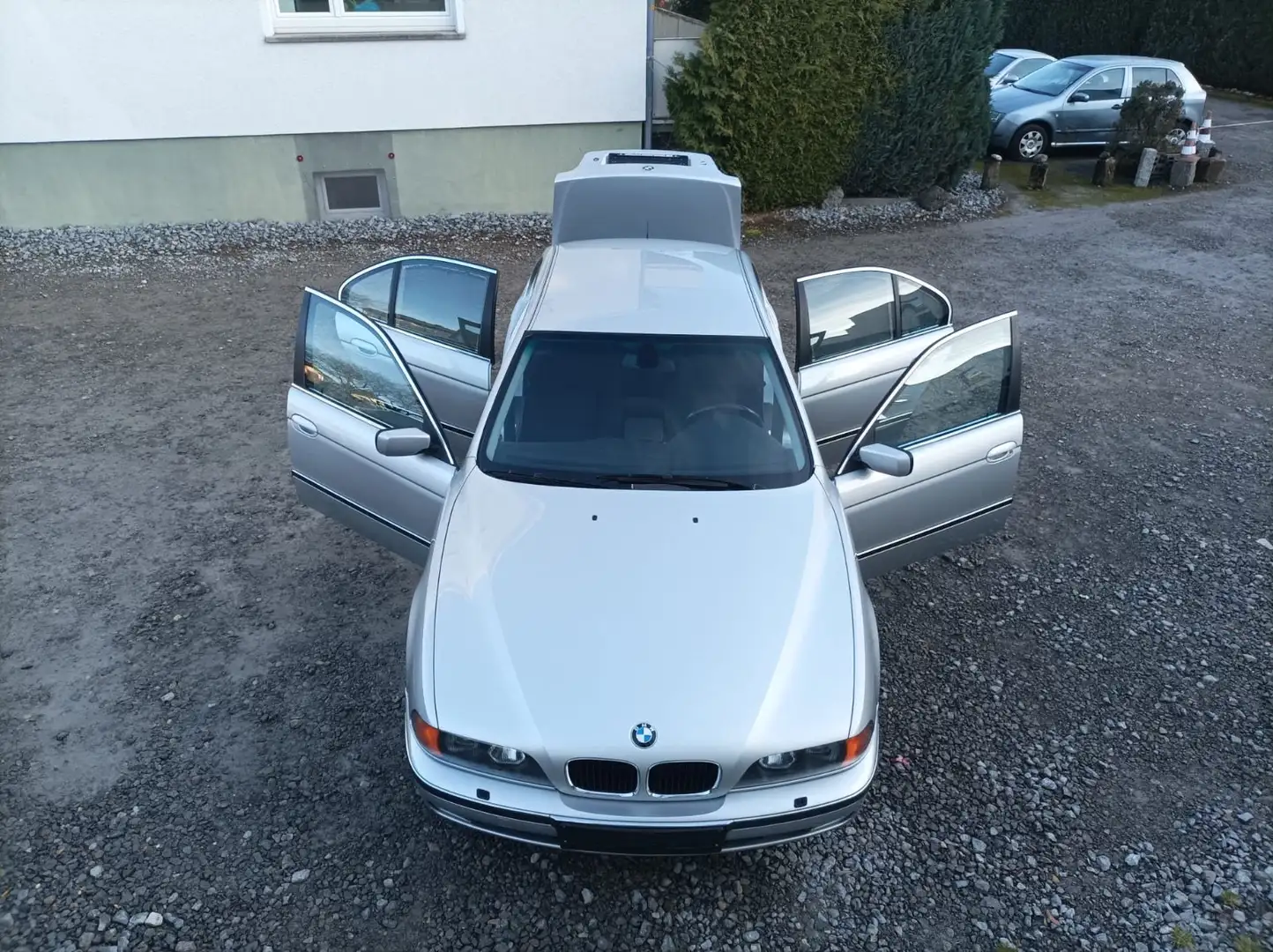 BMW 523 i Lim. Automatik**1.HAND**TÜV NEU**EURO 4**ZV Argento - 1