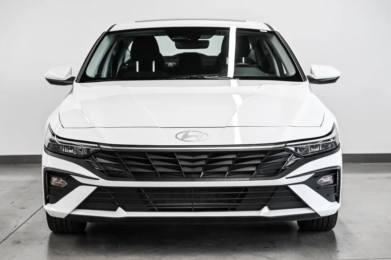 Hyundai ELANTRA photo Hyundai ELANTRA