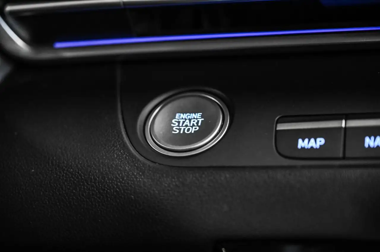 Hyundai ELANTRA photo Hyundai ELANTRA