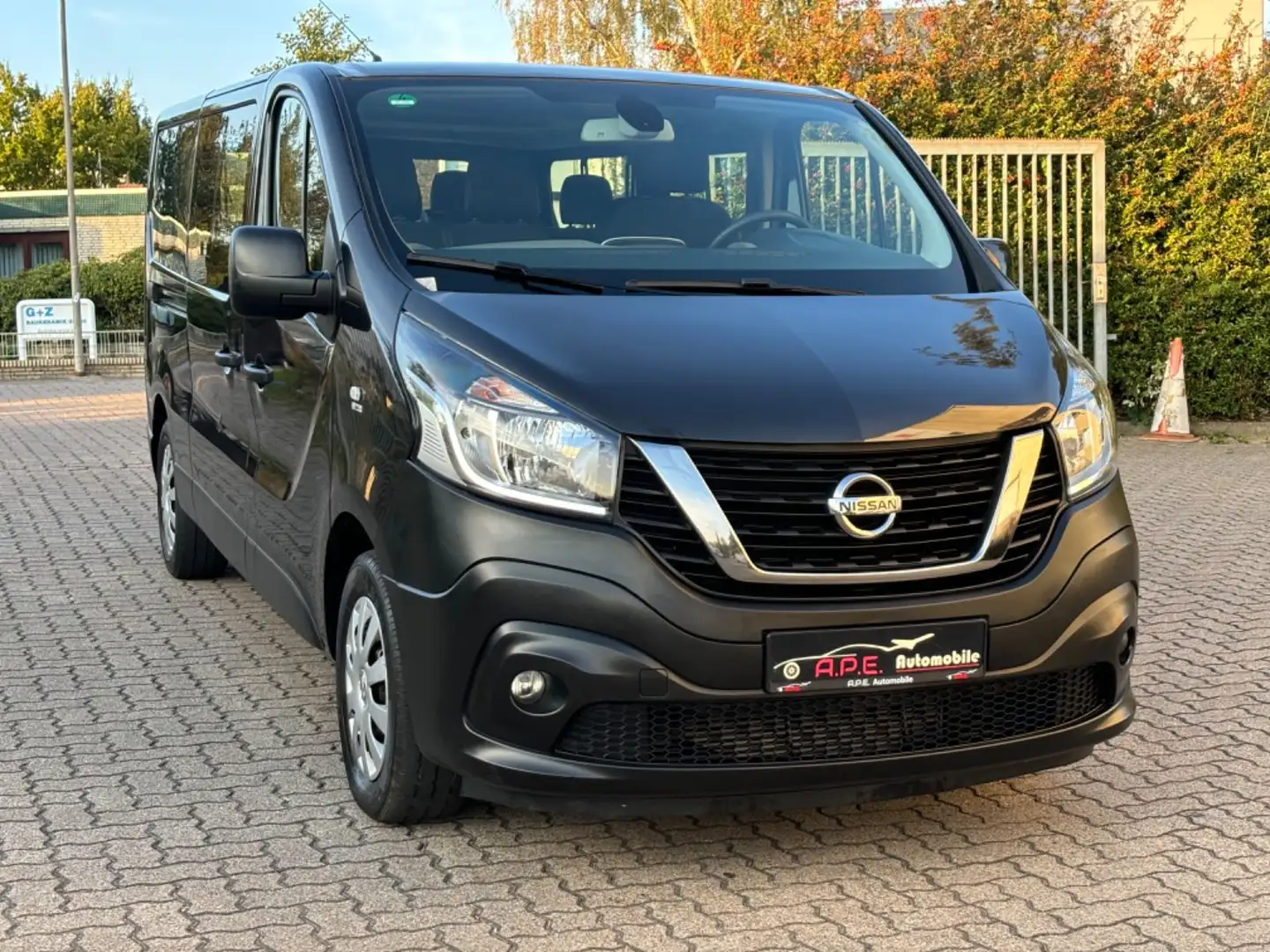 Nissan NV300 LANG PREMIUM 9 SITZER 2 SCHIEBETÜREN Schwarz - 1