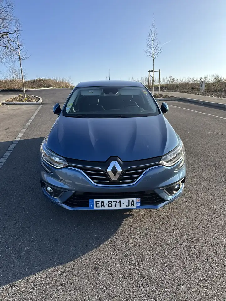 Renault Megane MÃ©gane IV Berline dCi 110 Energy EDC In