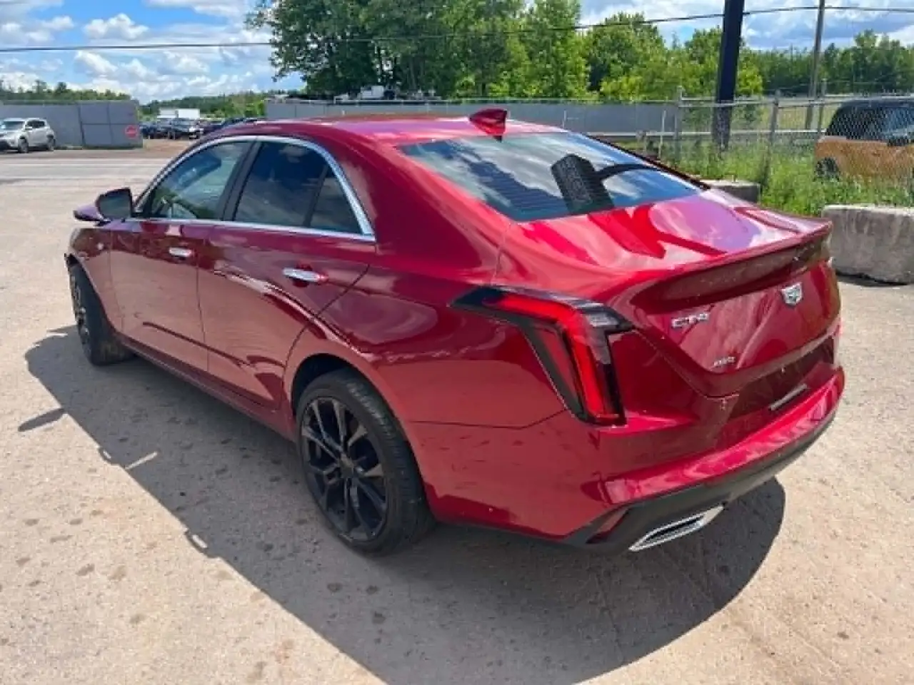 Cadillac CT4 снимка Cadillac CT4