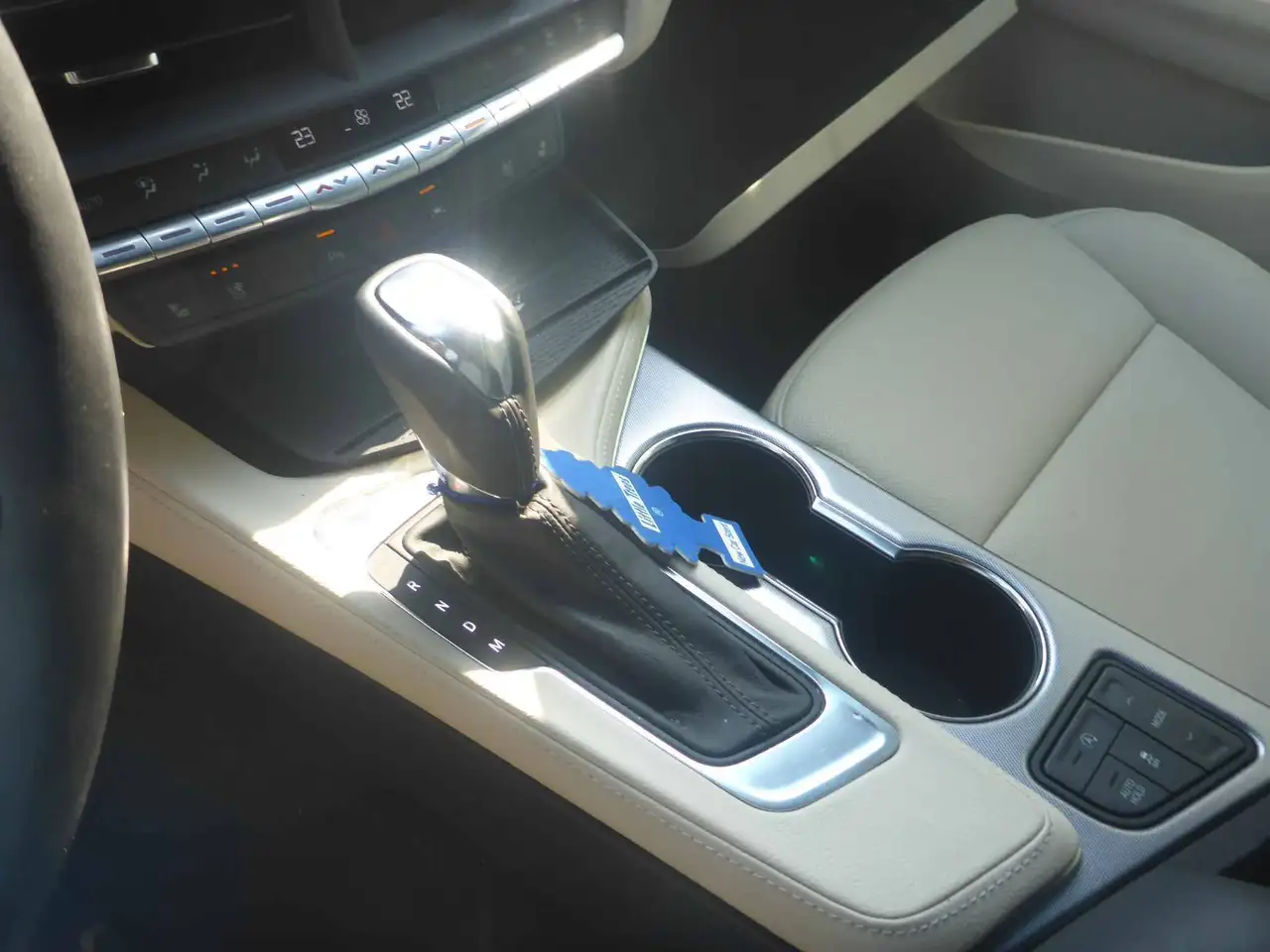 Cadillac CT4 снимка Cadillac CT4
