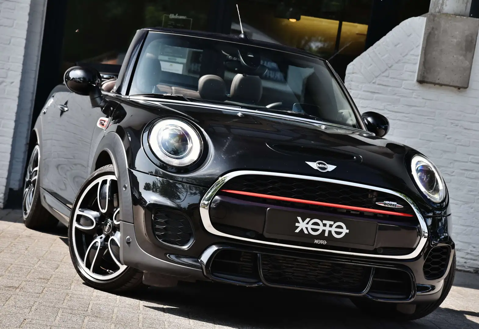 MINI John Cooper Works Cabrio 2.0 AS JCW ***NP: € 51.255,-*** Noir - 2