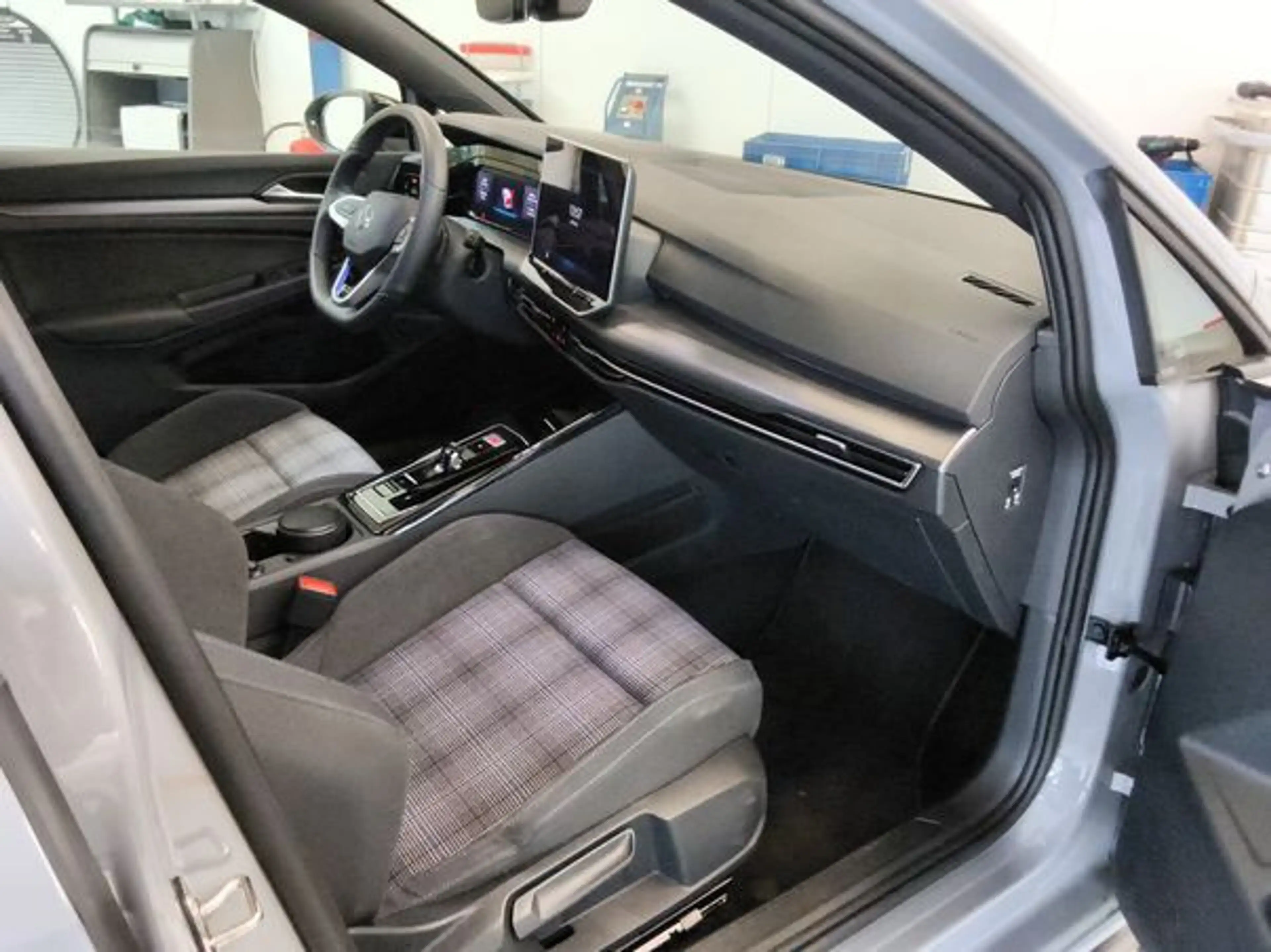 Volkswagen Golf GTE VIII PHASE 2 1.5 eHybrid 272 CV DSG 6 * 360°* MAT — photo 5