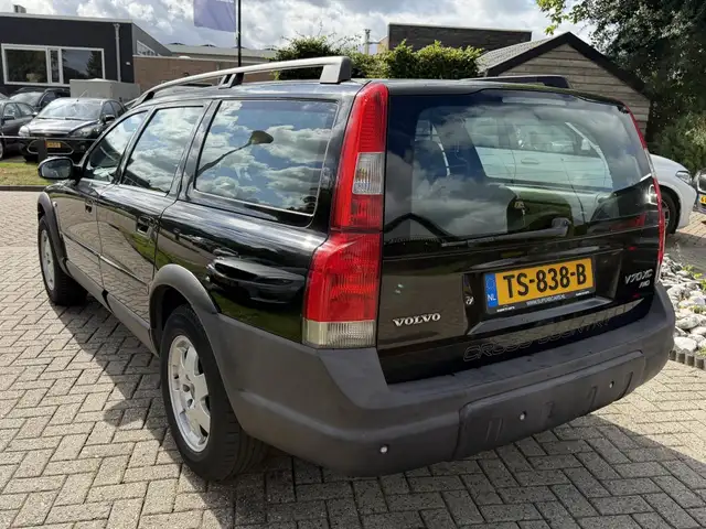 Volvo V70 view 10