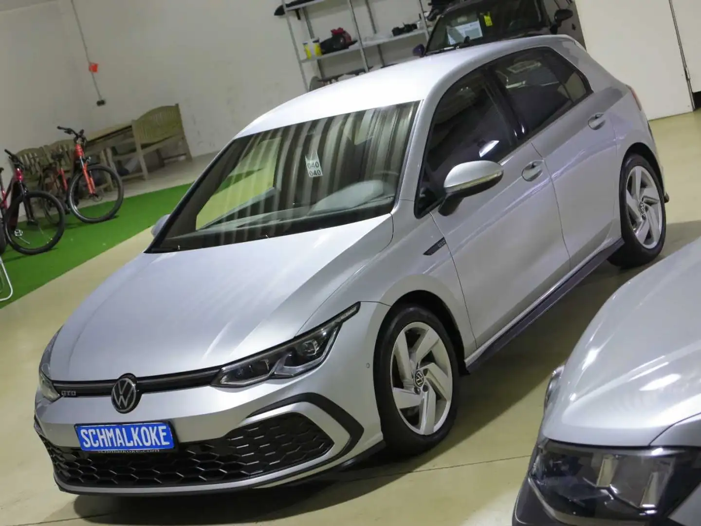 Volkswagen Golf VIII GTD 2.0 TDI SCR DSG7 Navi ACC DAB LM17 srebrna - 2