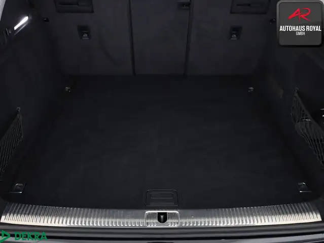Audi A4 view 14