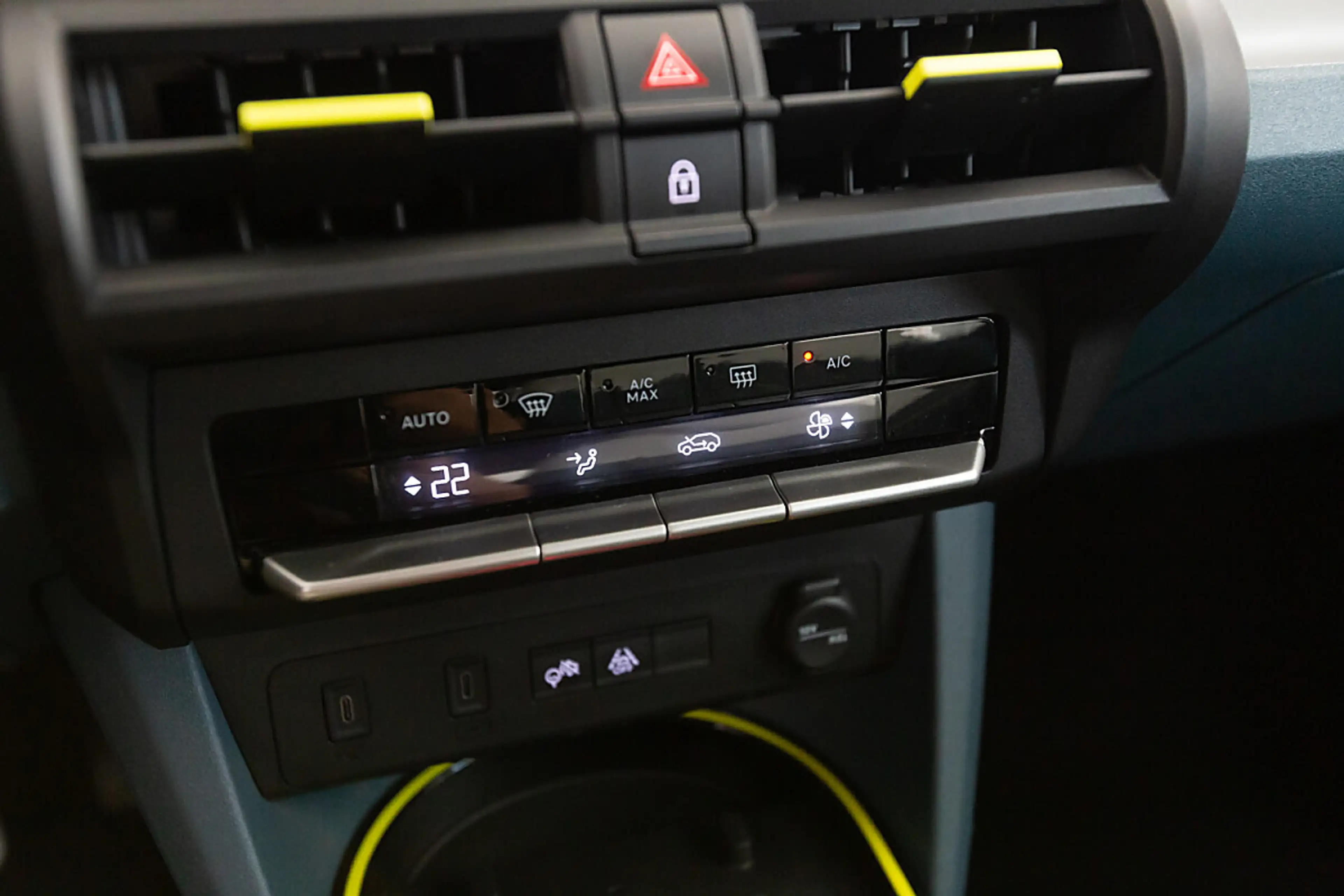 Fiat Grande Panda Elektro 44kWh La Prima — photo 9