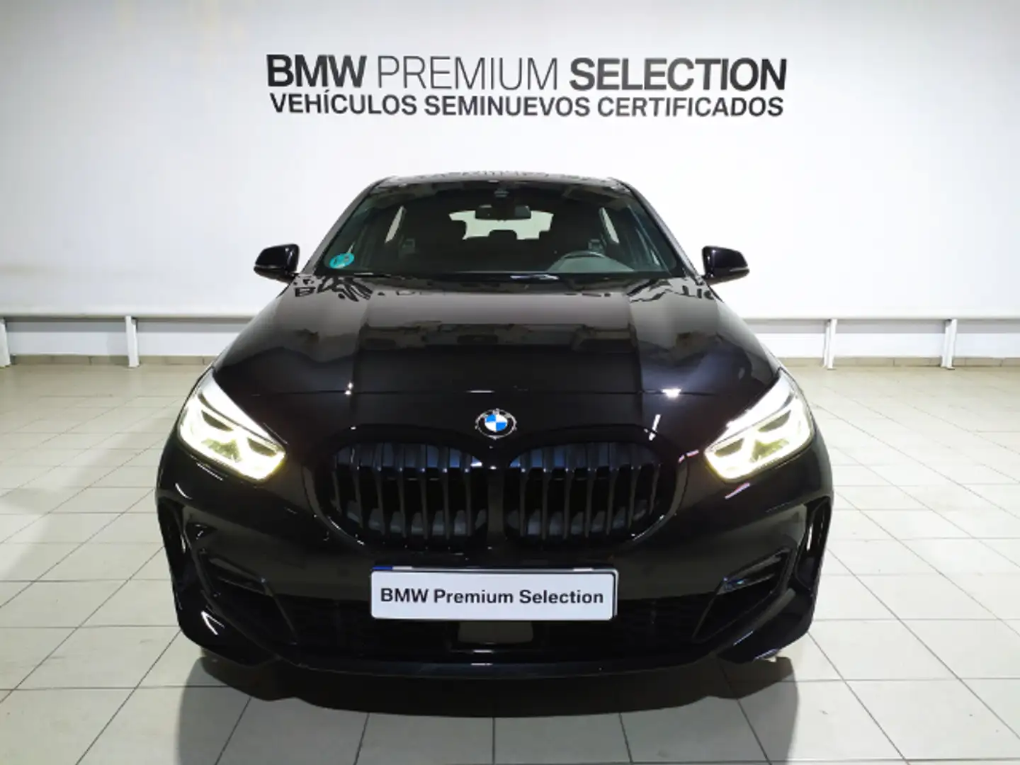 BMW 118 118dA Business Zwart - 2