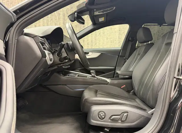 Audi A4 view 8