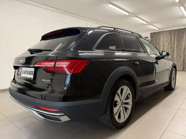 Audi A4 view 4