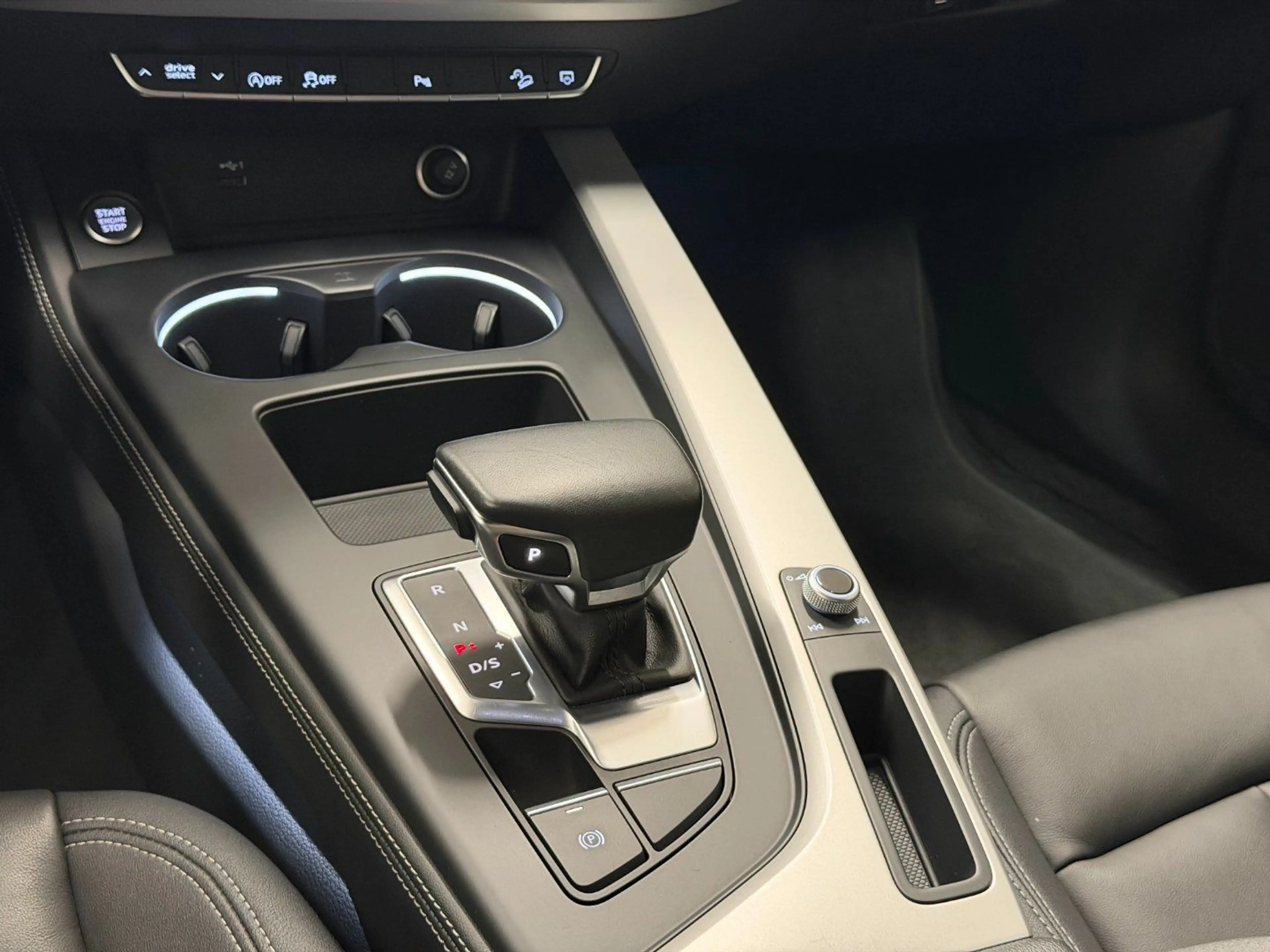 Audi A4 allroad A4 40 allroad quattro 2.0 TDI — photo 14