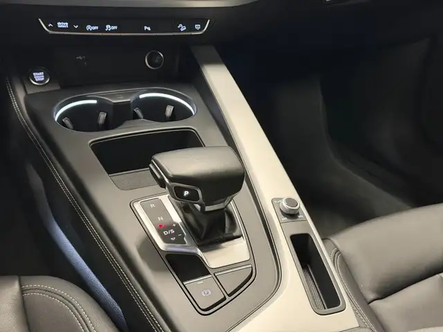 Audi A4 view 14