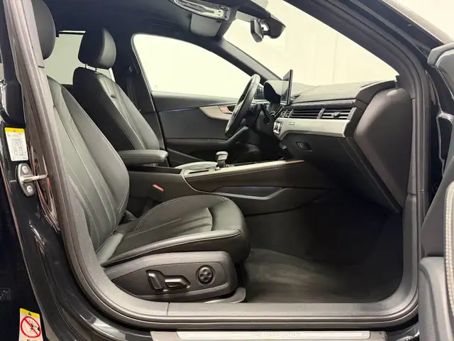Audi A4 view 10