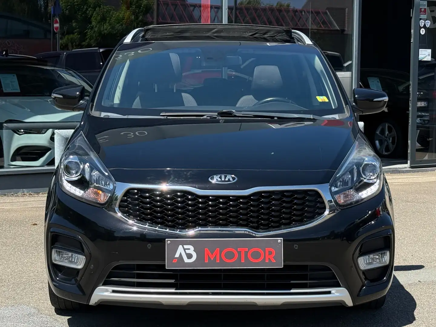 Kia Carens Carens 1.7 CRDi 7PLACES GPS CAMERA PANO LED CRUISE Zwart - 2