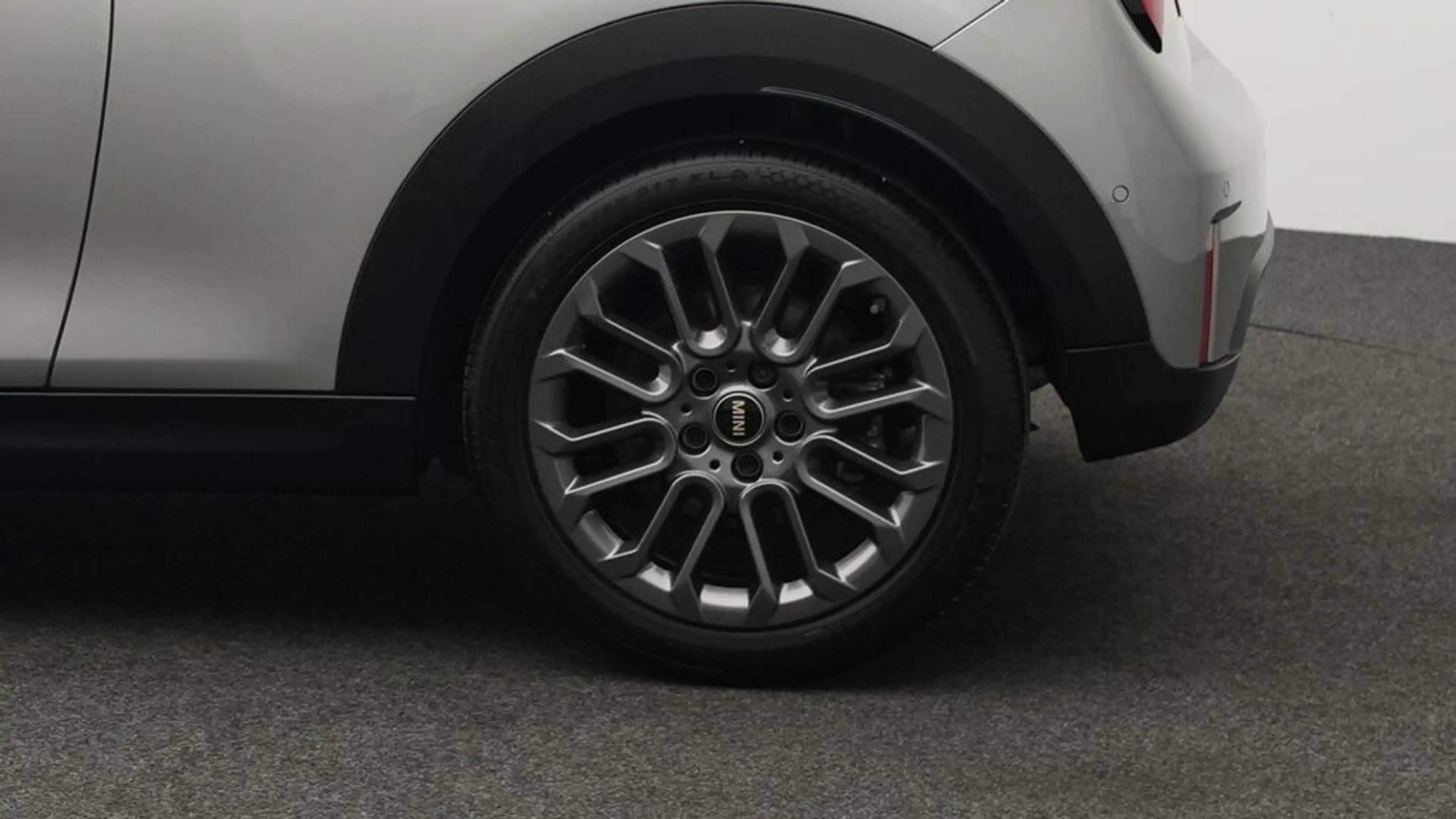 MINI Cooper C Favoured Trim — photo 10