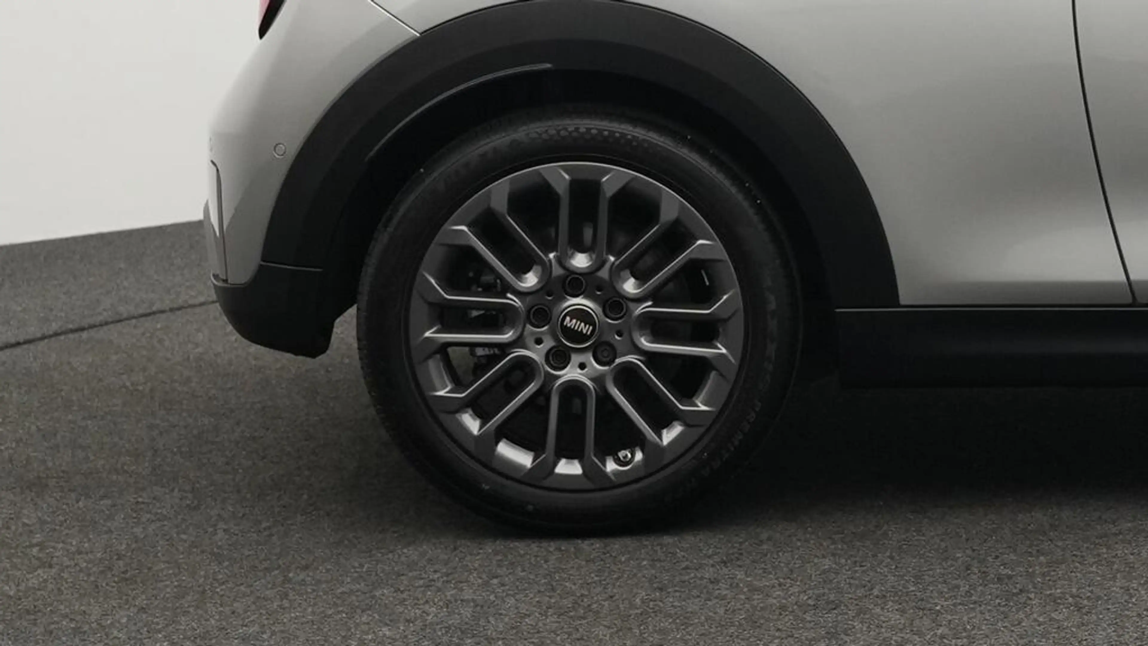 MINI Cooper C Favoured Trim — photo 11