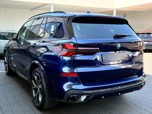 BMW X5 view 3