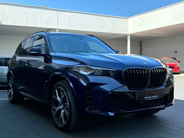BMW X5 view 2