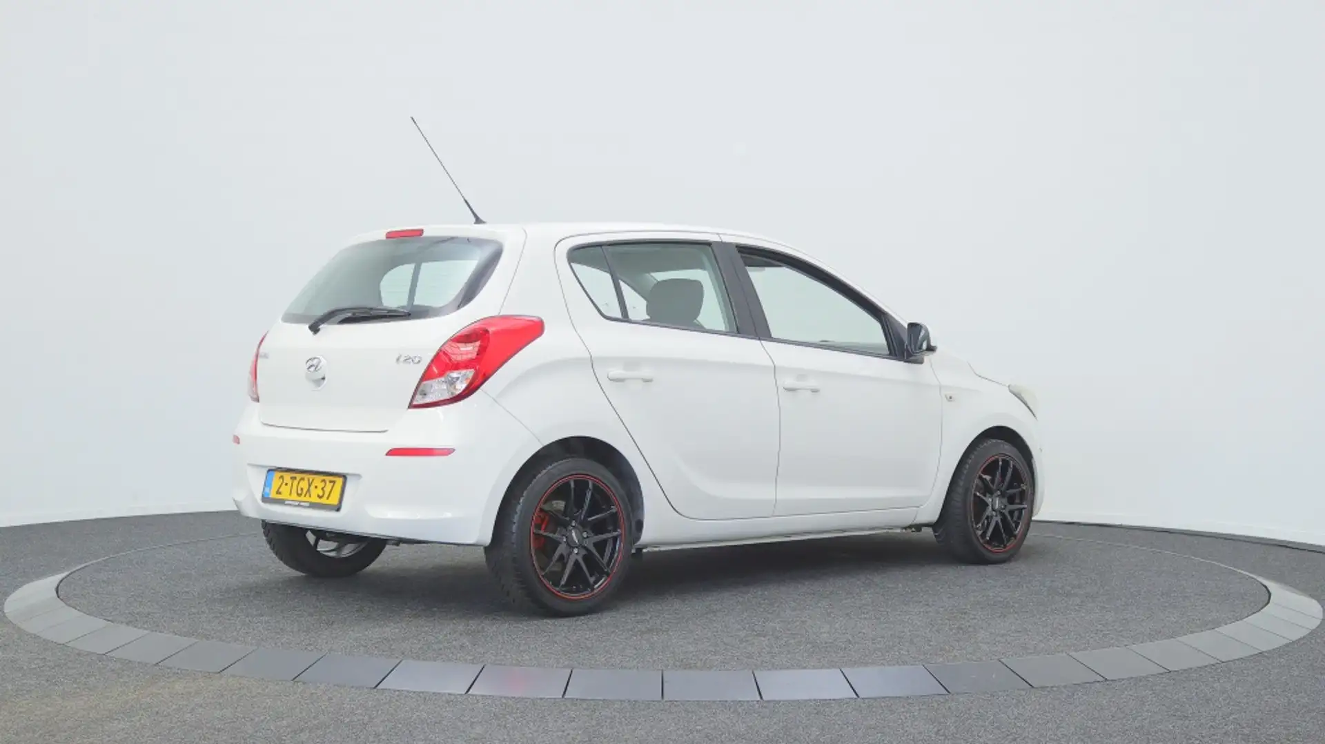 Hyundai i20 1.2i i-Drive | Airco | Cruise Control | Sportvelge Wit - 2