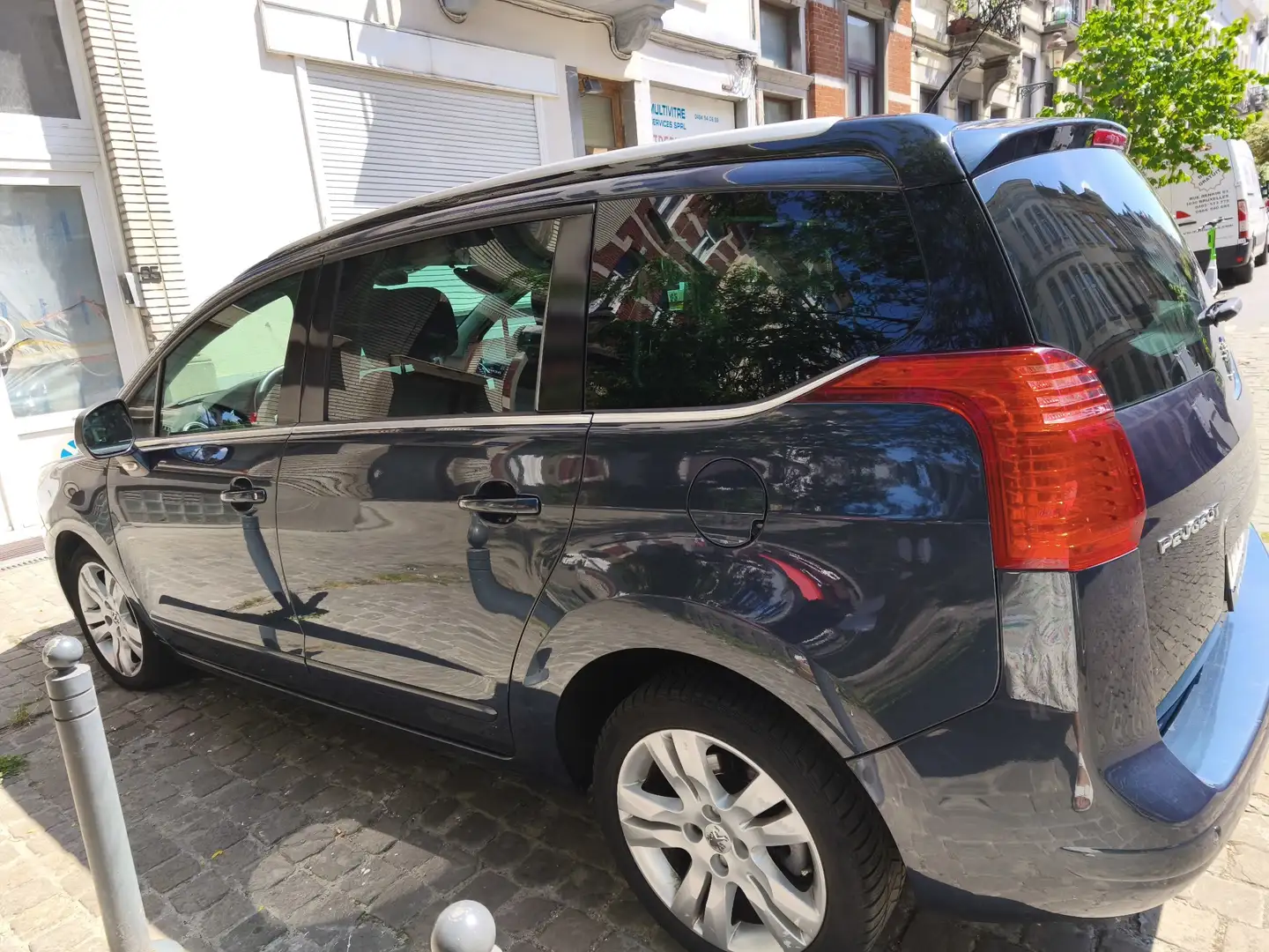 Peugeot 5008 2013 - 7 places -1.6 HDi- 115ch- boîte manuelle - 2