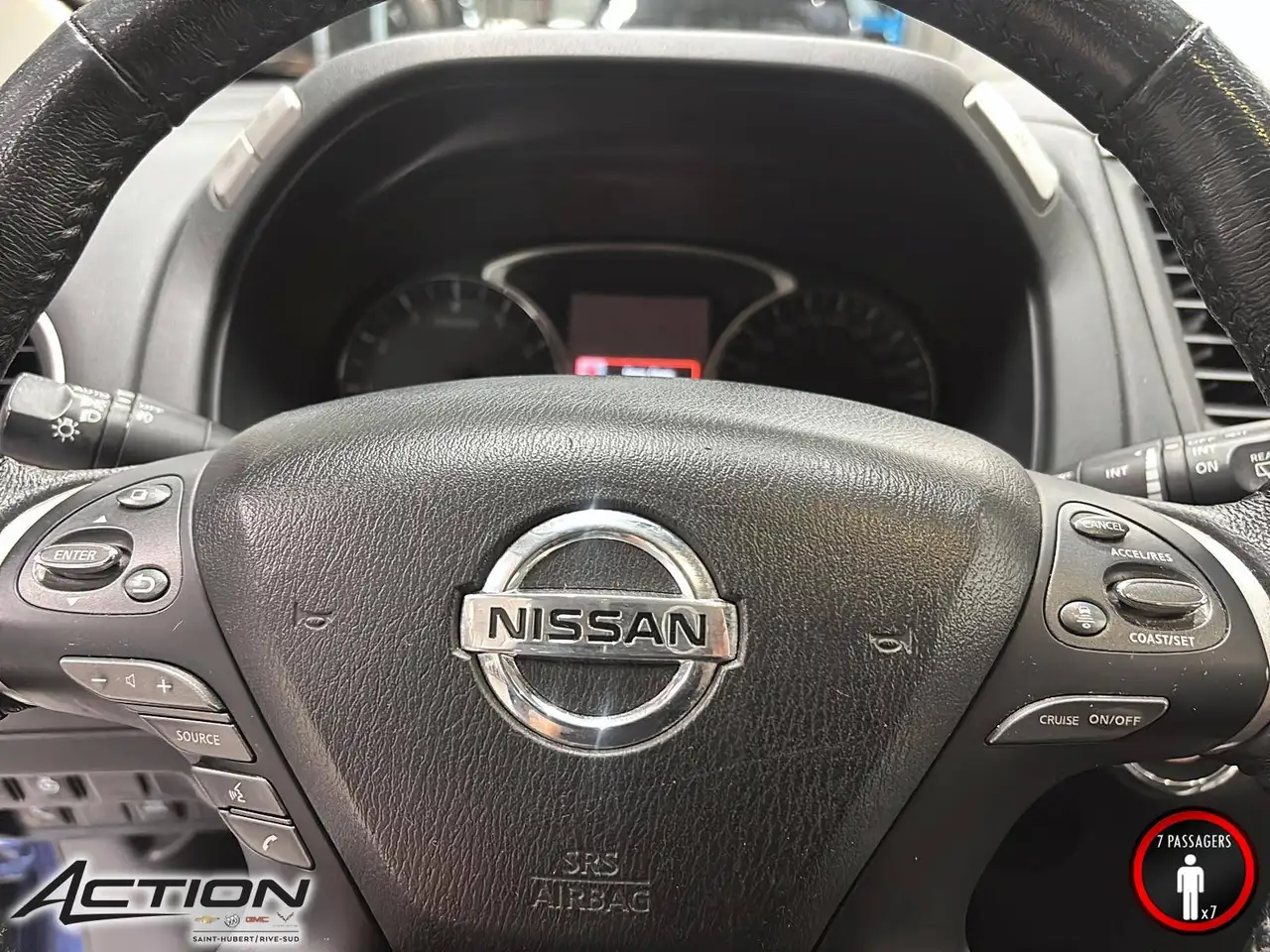 Nissan Pathfinder снимка Nissan Pathfinder