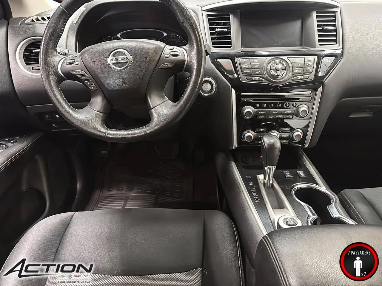 Nissan Pathfinder снимка Nissan Pathfinder