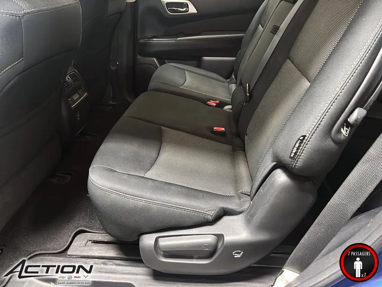 Nissan Pathfinder снимка Nissan Pathfinder