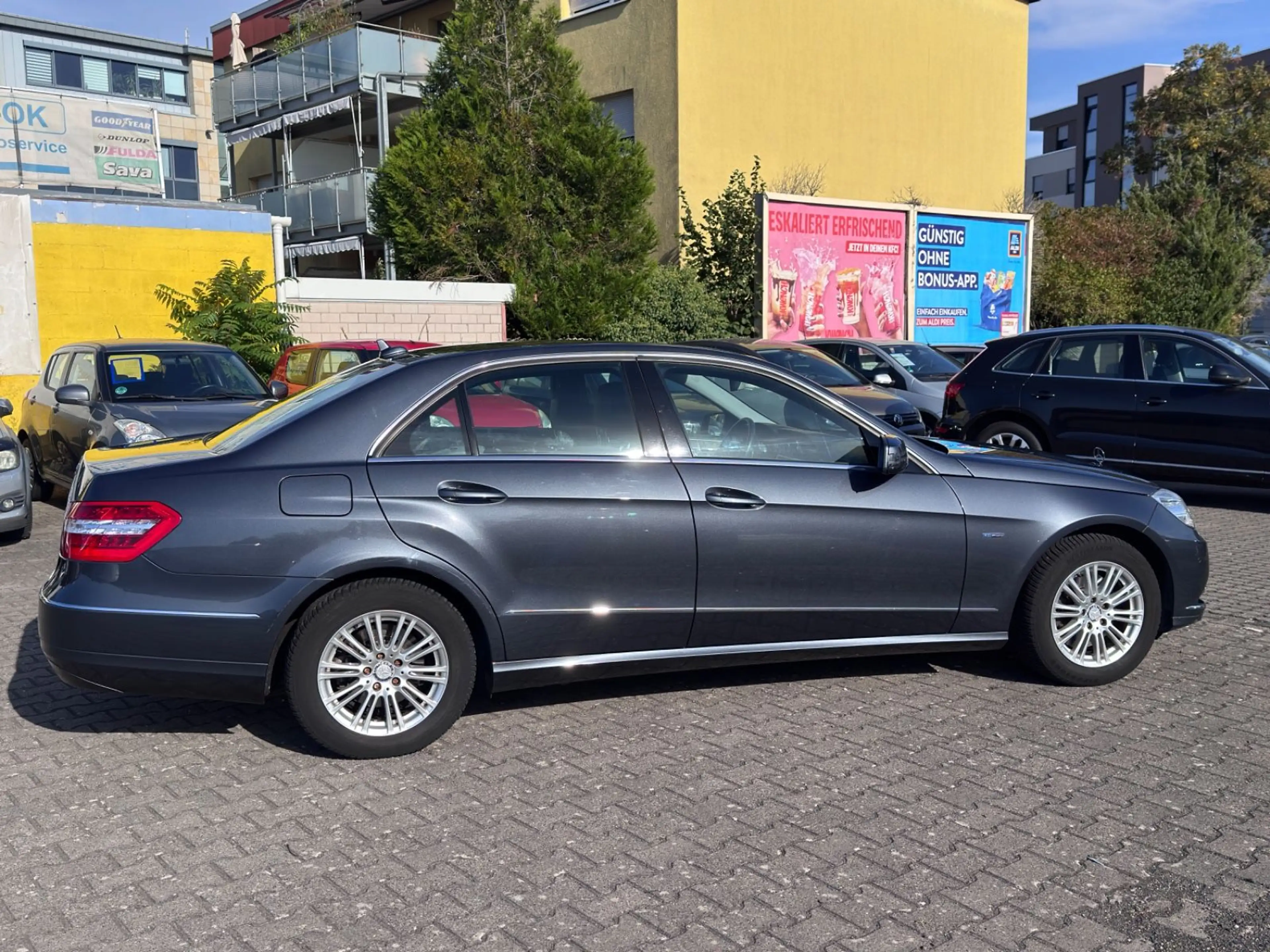 Mercedes-Benz E 250 E Lim.E 250 CGI BlueEfficiency — photo 8