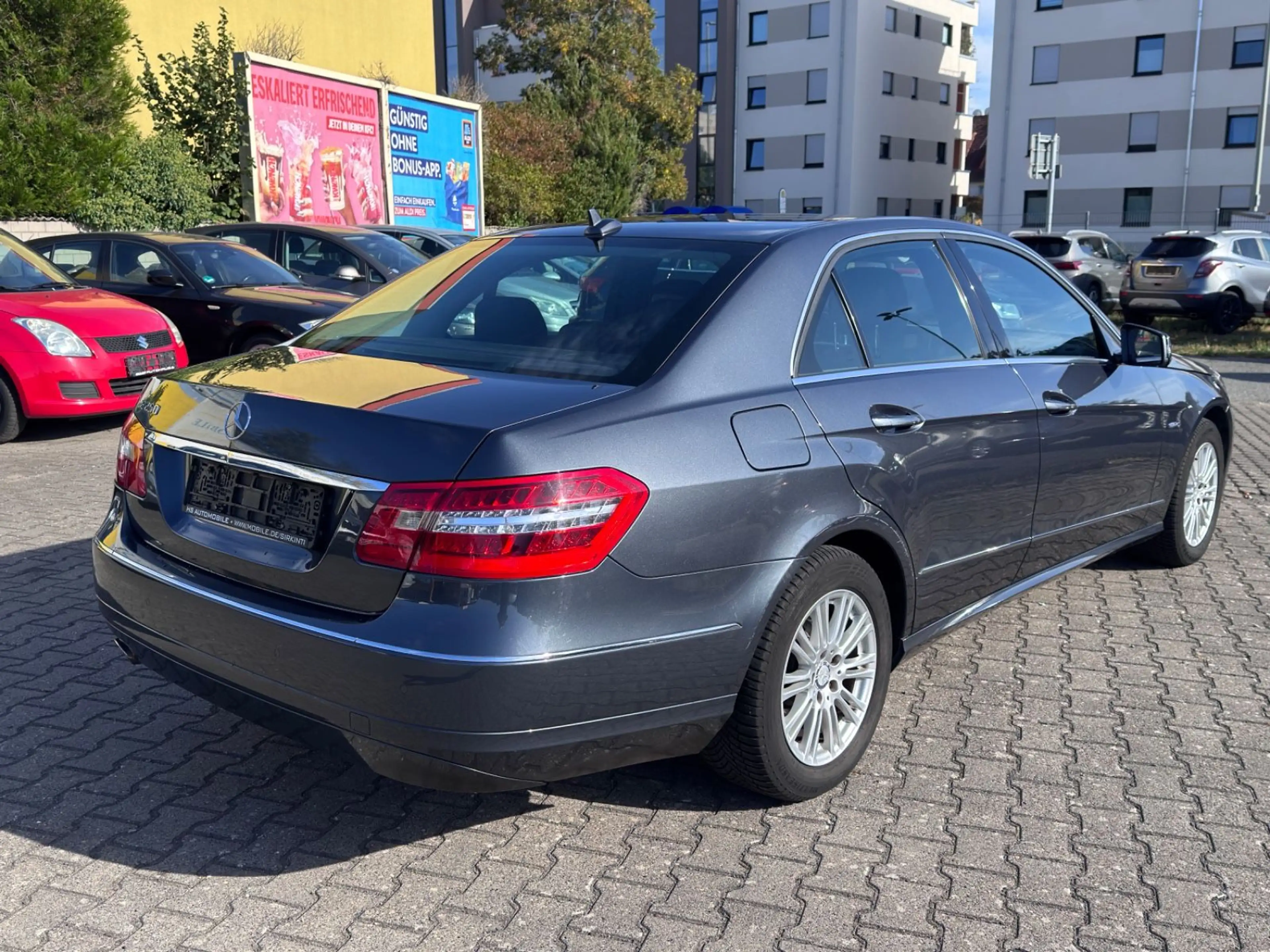 Mercedes-Benz E 250 E Lim.E 250 CGI BlueEfficiency — photo 4