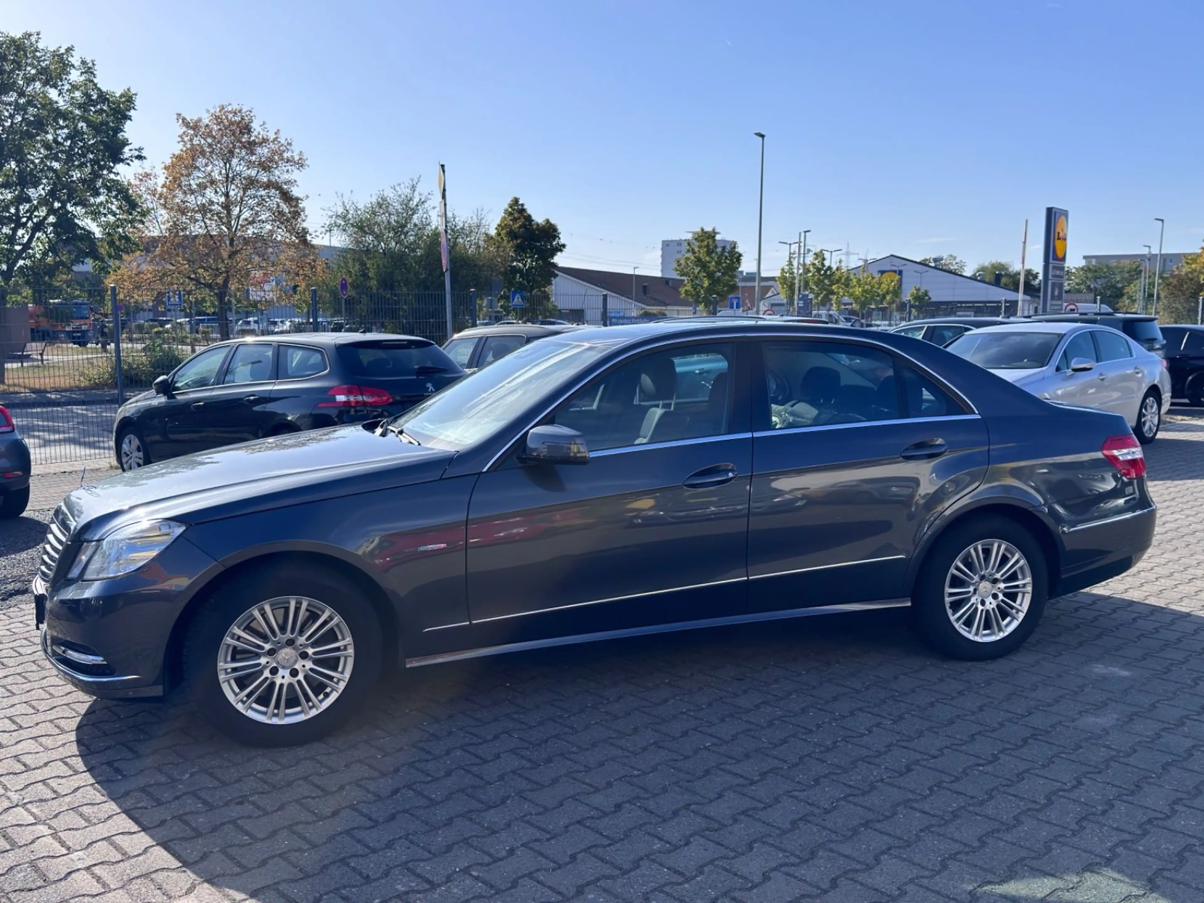 Mercedes-Benz E 250 E Lim.E 250 CGI BlueEfficiency — photo 7
