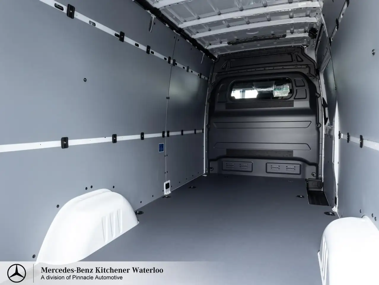 Mercedes-Benz Sprinter снимка Mercedes-Benz Sprinter