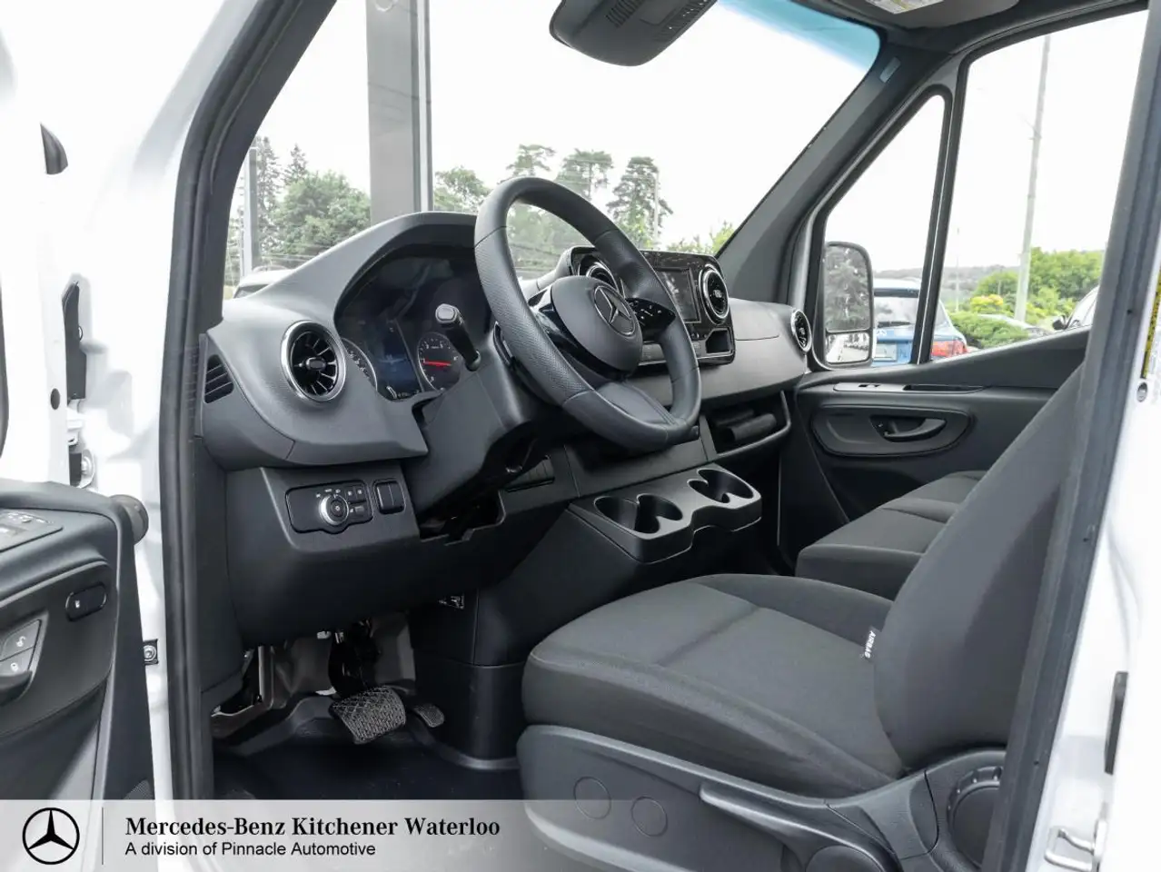 Mercedes-Benz Sprinter снимка Mercedes-Benz Sprinter