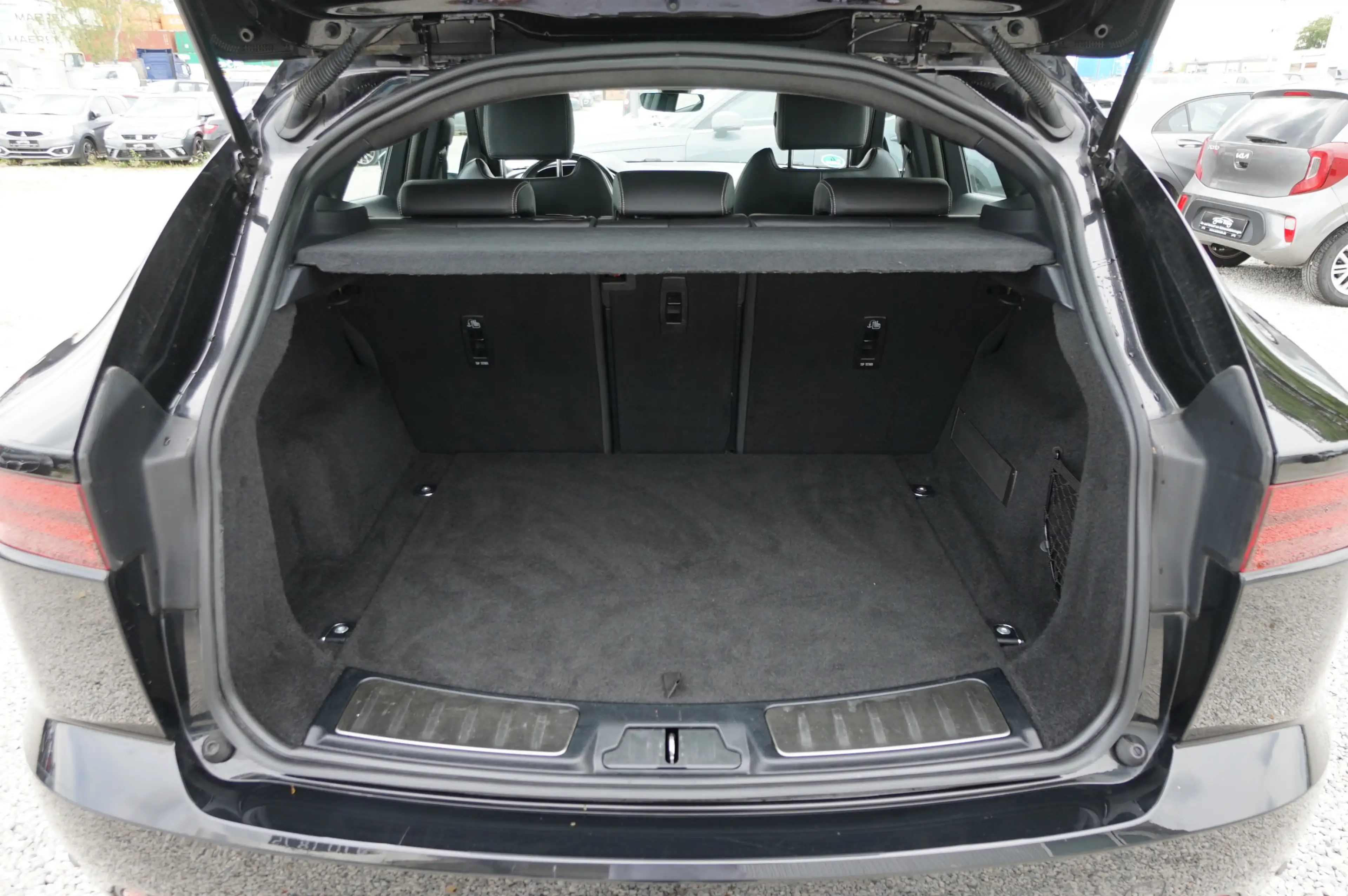Jaguar E-Pace D165 R-Dynamic S AWD |360°| |ACC| |LED| — photo 8