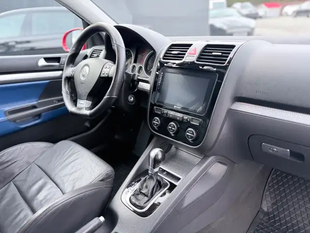 Volkswagen Golf view 14