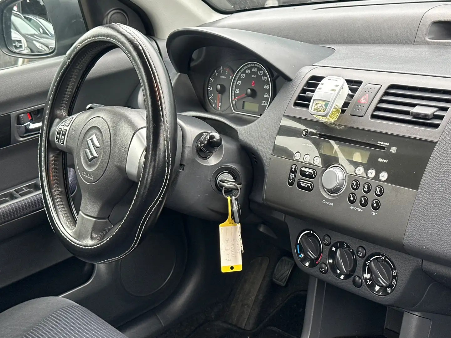 Suzuki Swift 1.3 Shogun Airco Elektrische Ramen 5D Nieuwe Apk Gri - 2