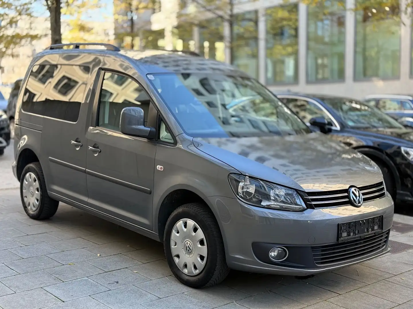 Volkswagen Caddy Kombi Comfortline 4Motion Grau - 1
