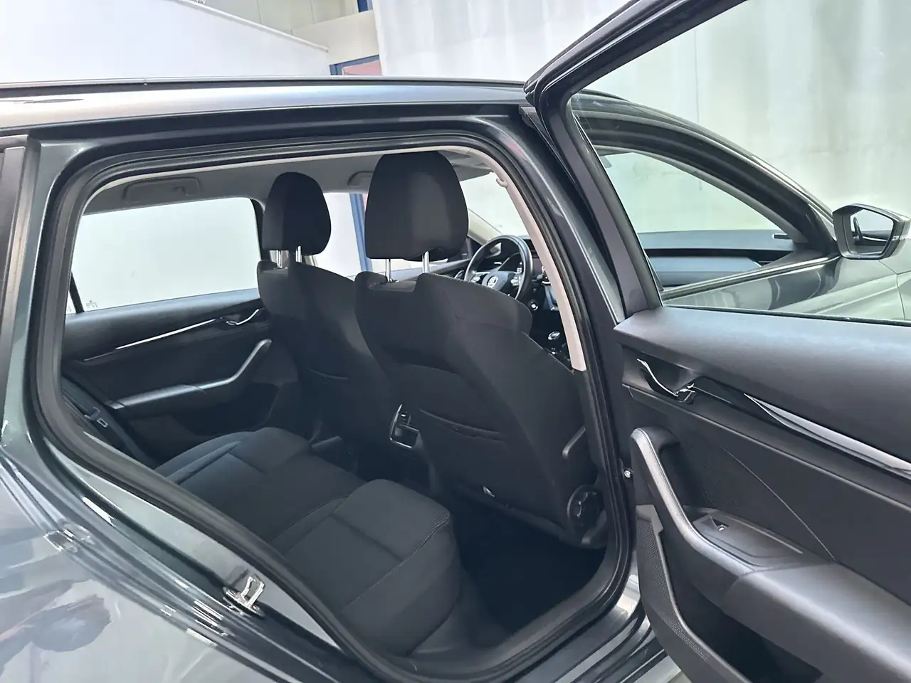 Skoda Octavia Combi 1.0 TSI Business Edition Virtual Cockpit Par, миниатюра 18