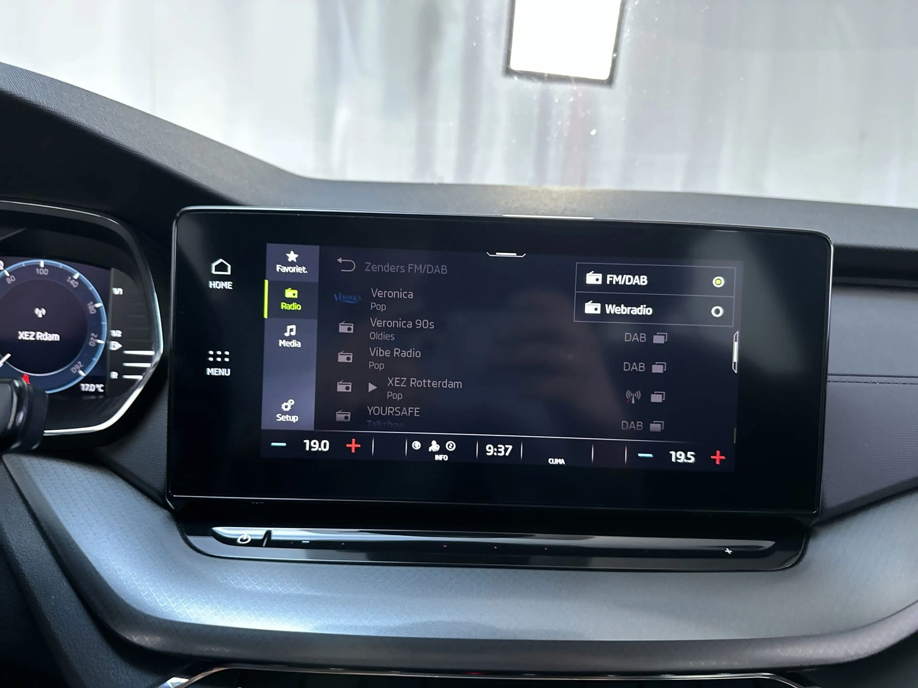 Skoda Octavia Combi 1.0 TSI Business Edition Virtual Cockpit Par — photo 21