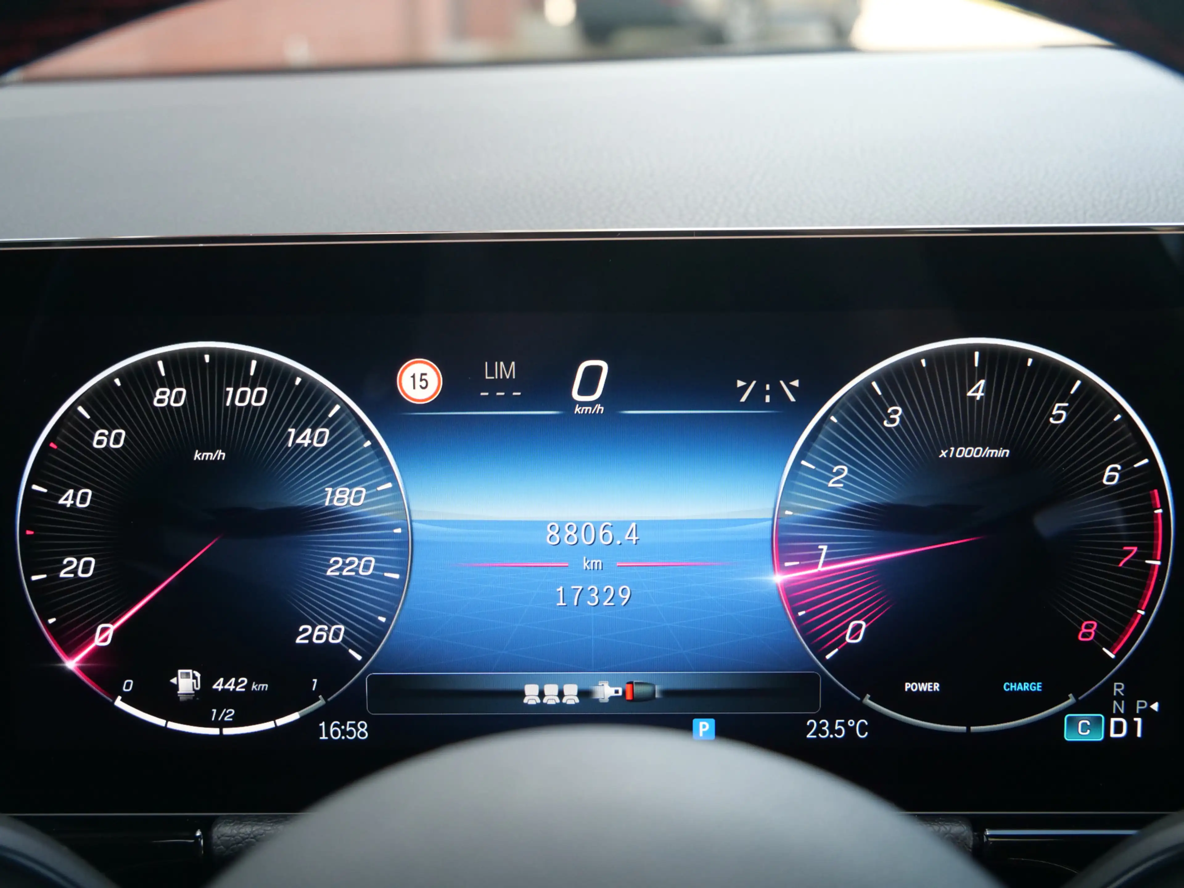 Mercedes-Benz GLA 180 AMG Line 136 Pk Automaat Navi / DAB / Pano-dak / C — photo 18