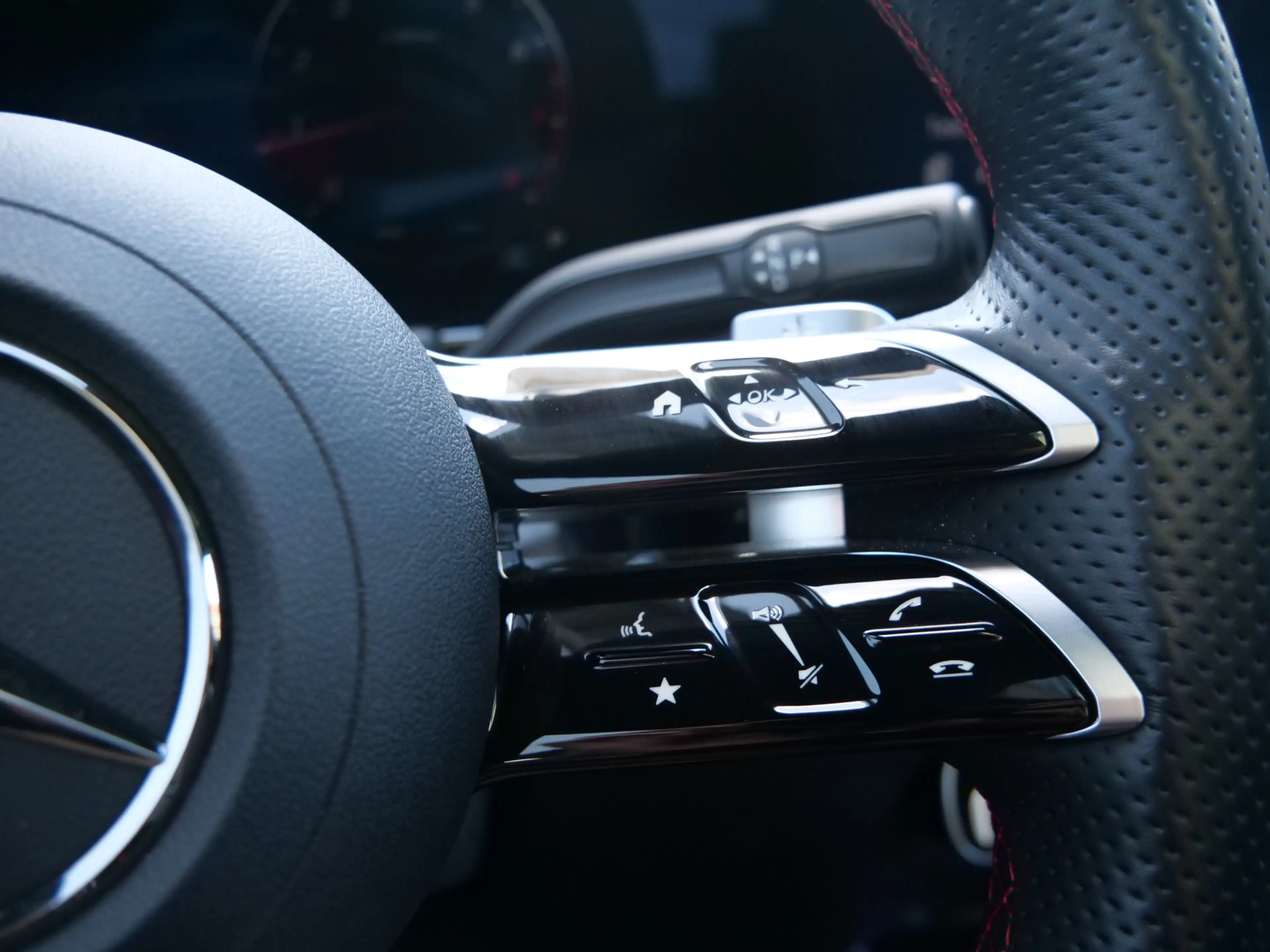 Mercedes-Benz GLA 180 AMG Line 136 Pk Automaat Navi / DAB / Pano-dak / C — photo 19