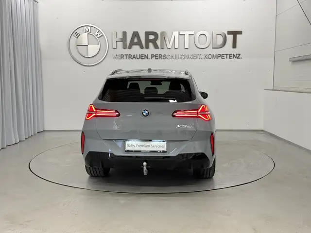 BMW X3 view 4
