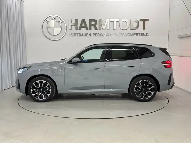 BMW X3 view 3
