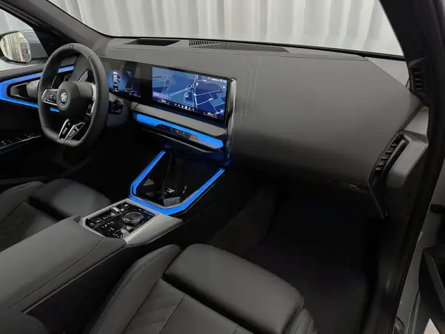 BMW X3 view 8