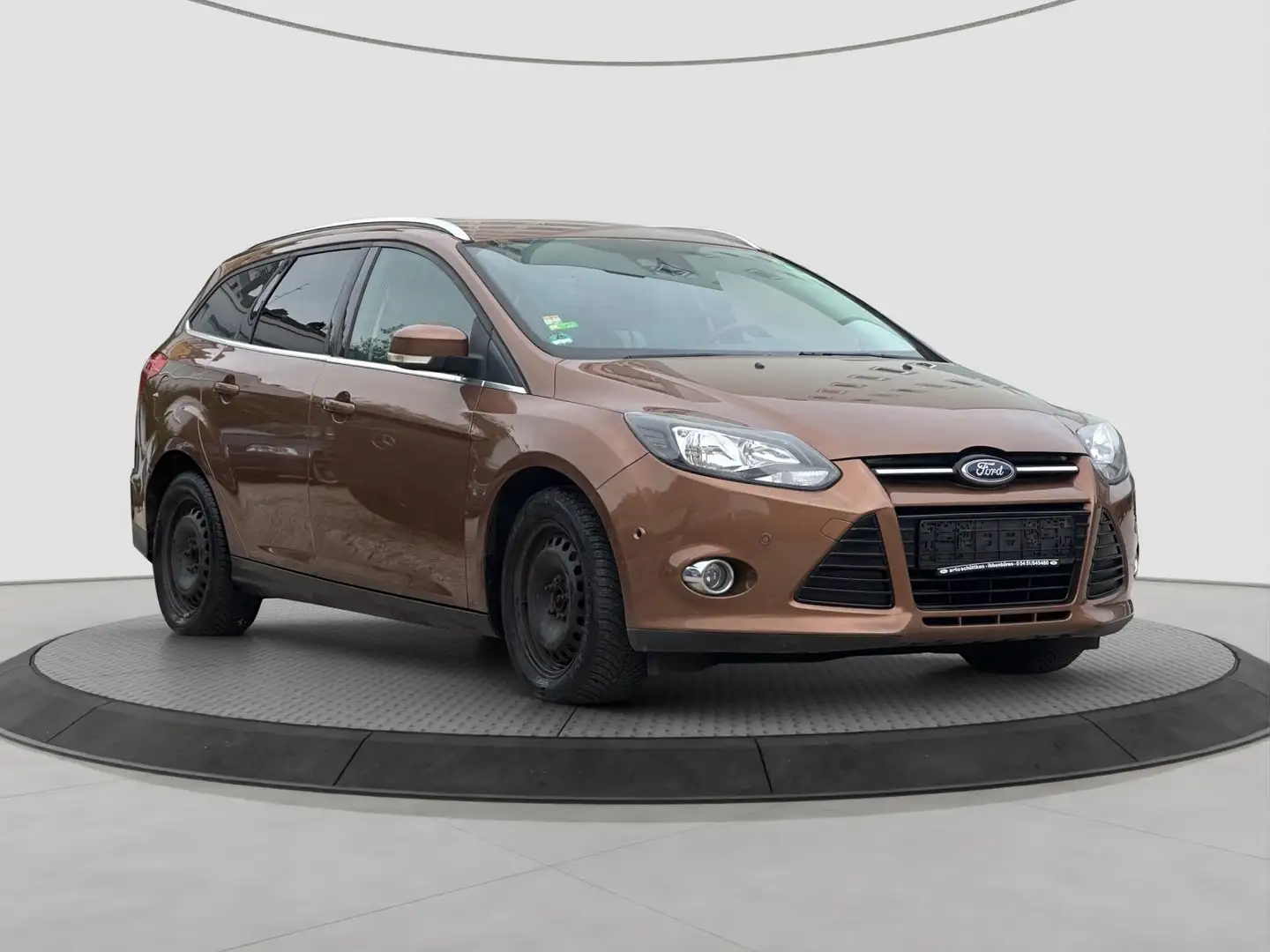 Ford Focus Turnier Titanium Bruin - 1