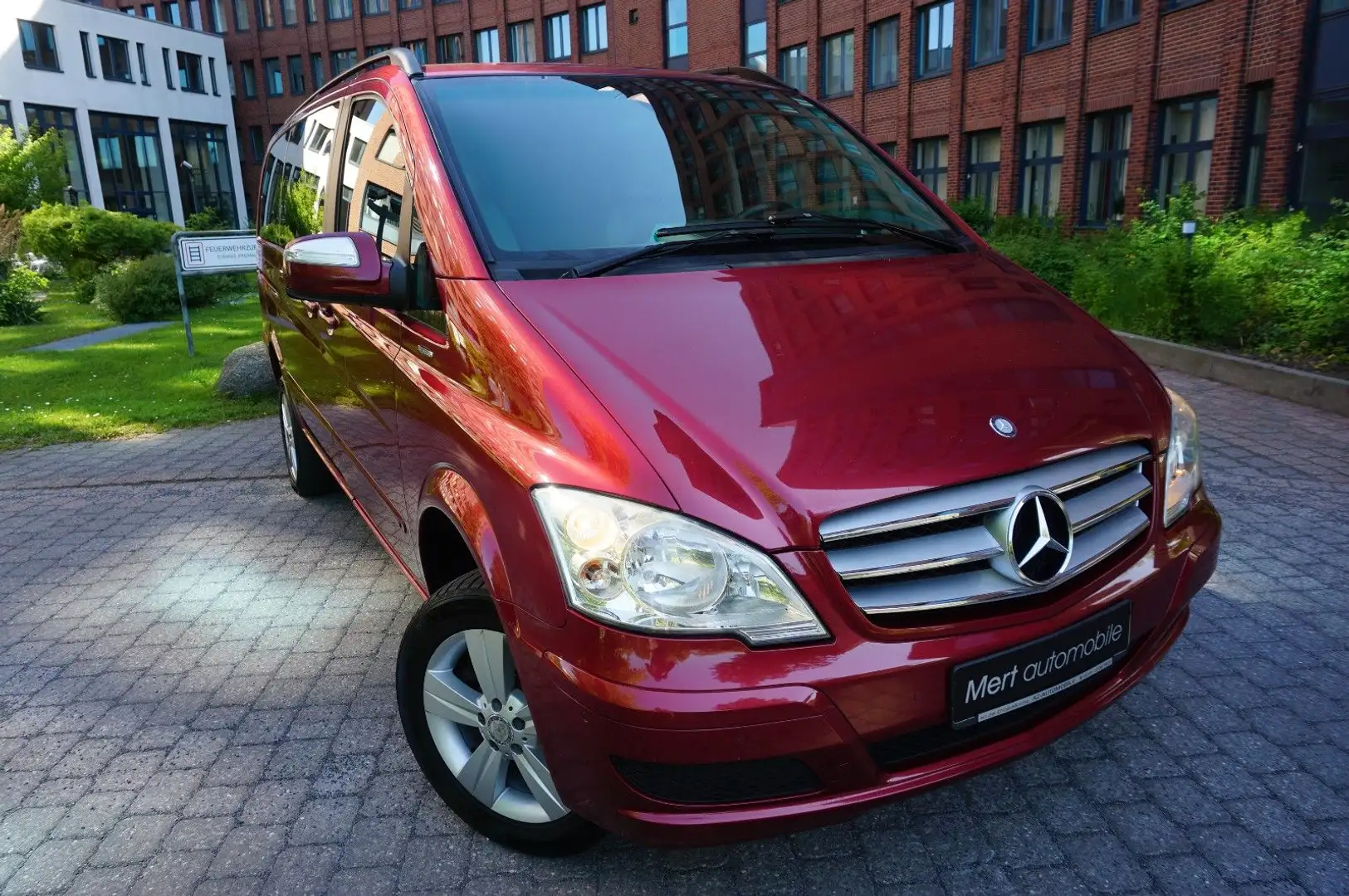 Mercedes-Benz Viano 4M 2.2 CDI Lang*EDITION*7-SITZE*EL.TÜREN* Rouge - 1
