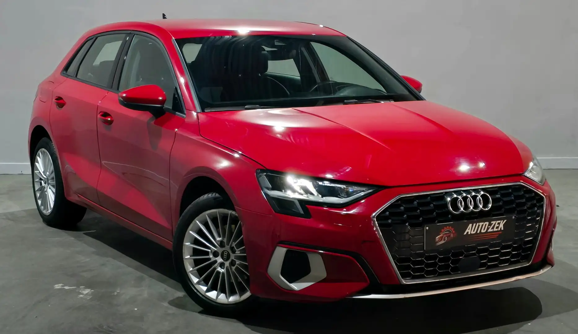 Audi A3 A3 Sportback 30 TFSI Rot - 1