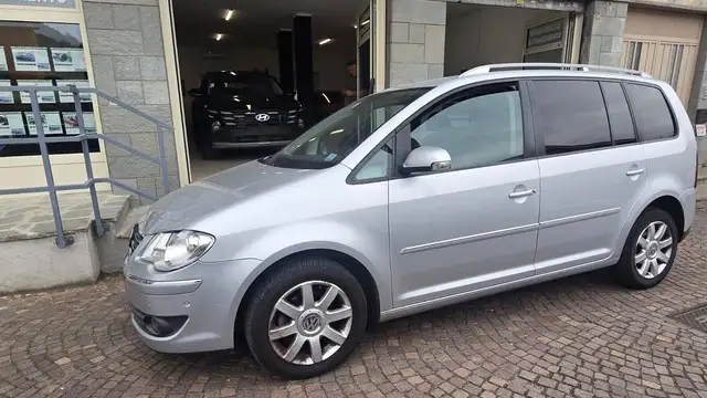 Volkswagen Touran 2.0 tdi 140cv Highline-7 Posti- PARCHEGGIO AUTOMATICO/ CRUISE CONTROL/ ISOFIX